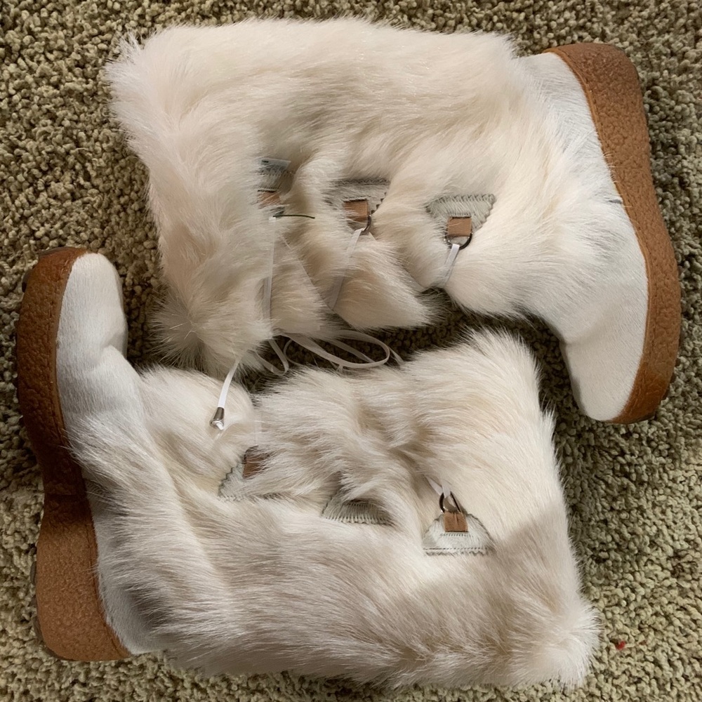 Oscar Fur Boots - never worn